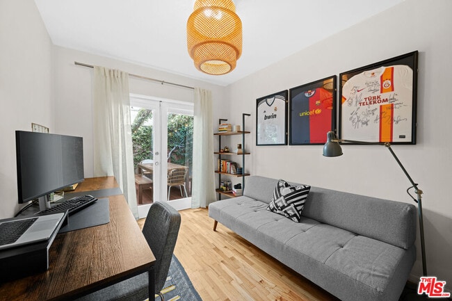 Building Photo - 2340 Abbot Kinney Blvd