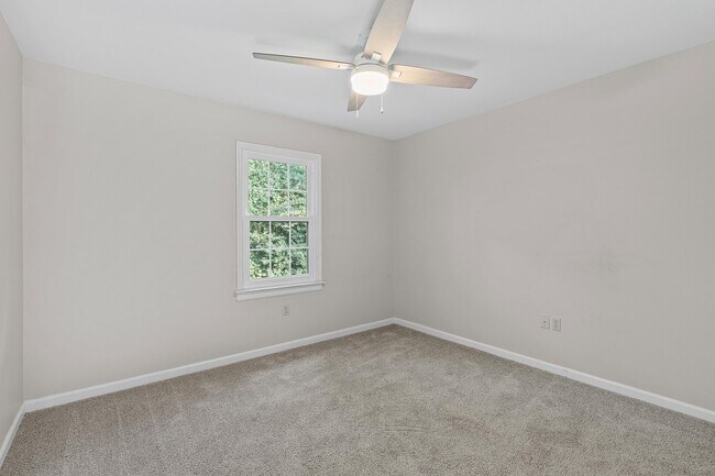 Building Photo - 328 Old Salem Way