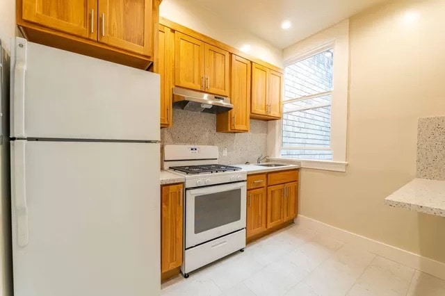 Building Photo - 1345 Sacramento St