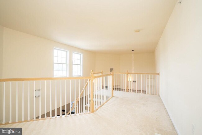 Building Photo - 11 Cranbury Rd