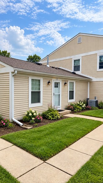 Building Photo - 306 Russet Way