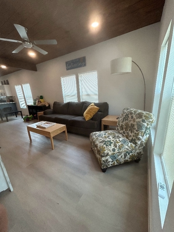 Building Photo - 3224 W Houston St