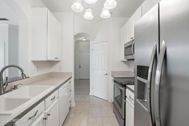 Building Photo - 7990 Baymeadows Rd E