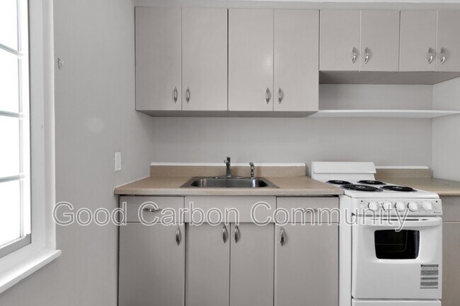 Building Photo - 321 Beattie Ave