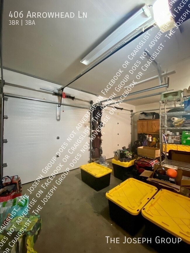 Building Photo - 406 Arrowhead Ln