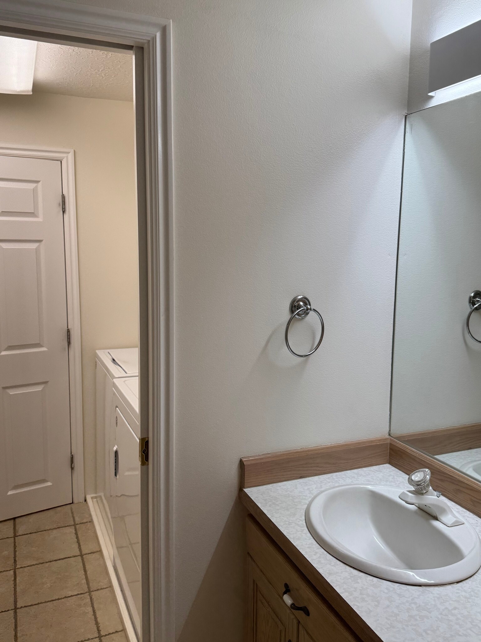 Building Photo - 1117 E 200 S