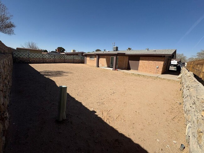 Building Photo - 2900 Schooner Dr