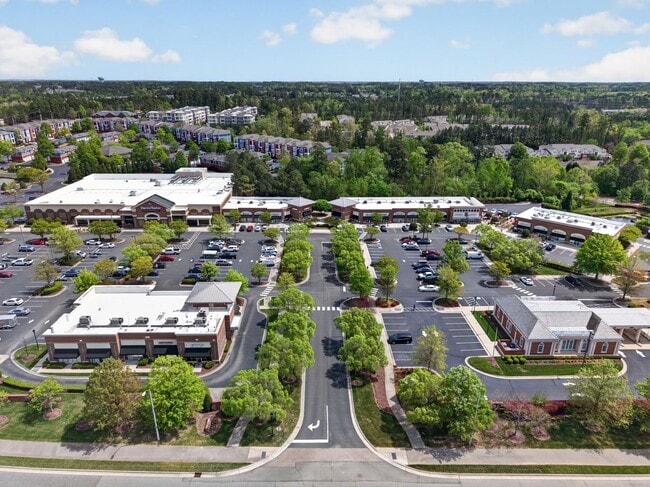 Building Photo - Tons of Upgrade! Beautiful 2 Bedroom, 2.5 Bath Condo in Waterford@ Cary Park, Available Now!