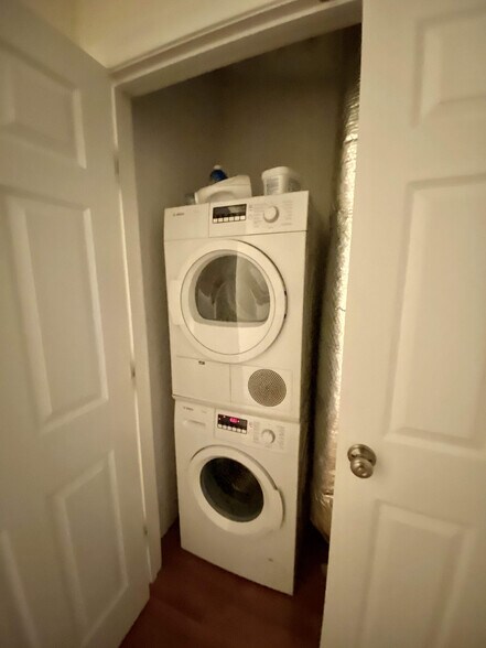 Building Photo - 1029 Tremont St