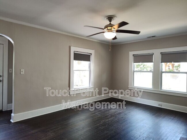 Building Photo - 1405 Shamrock Dr