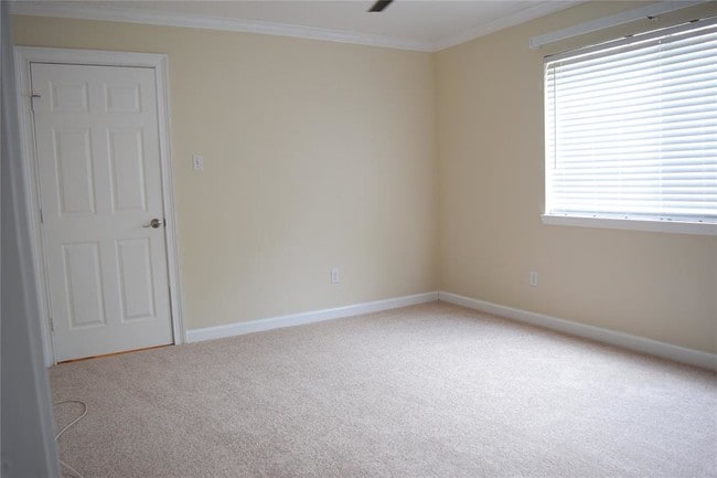 Building Photo - 6619 Kearney Dr