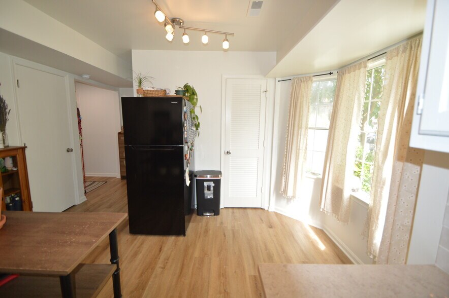 Kitchen & Pantry - 3337 Ladino Ct