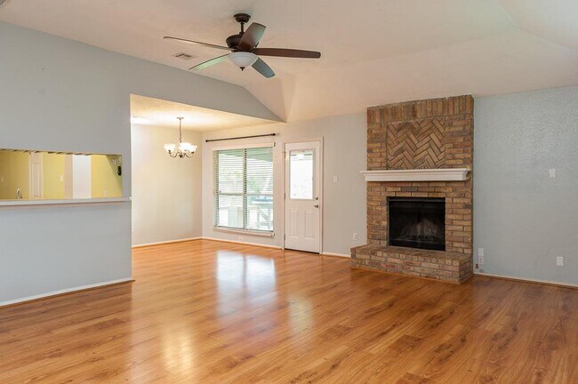Building Photo - 2318 Colonial Ridge Dr
