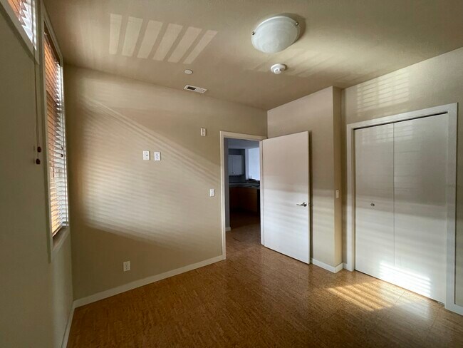 Building Photo - 2220 W Woodin Ave