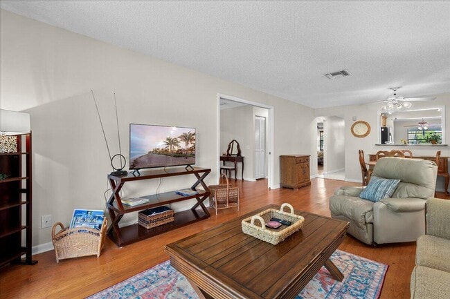 Building Photo - 11933 Suellen Cir