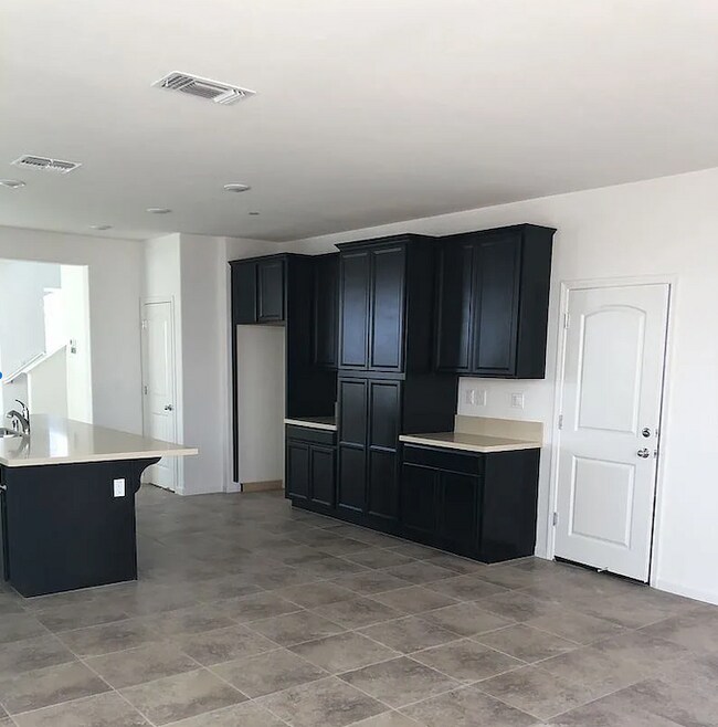 Building Photo - 2557 Lacey Ann Ave