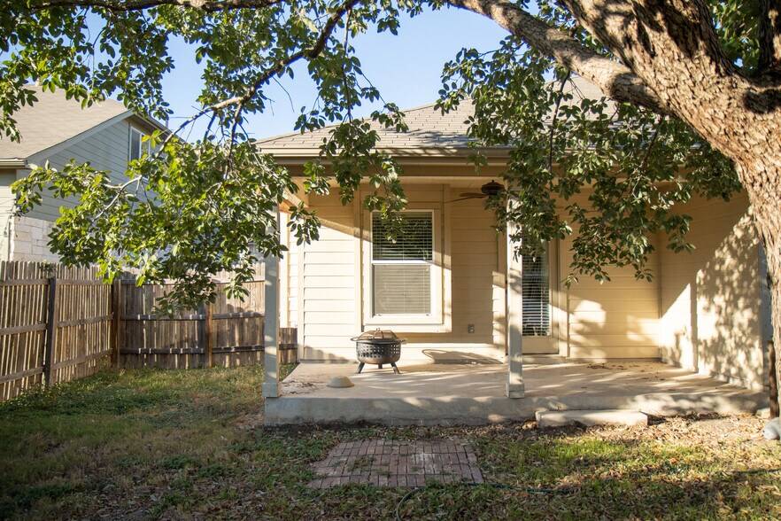 Back Patio - 2808 Granite Cove