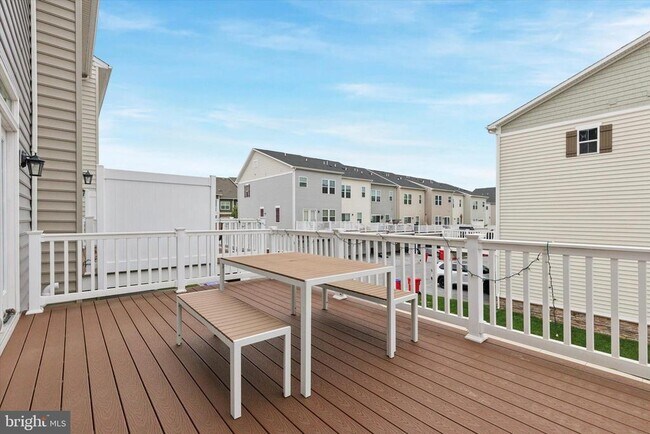 Building Photo - 409 Atwater Dr