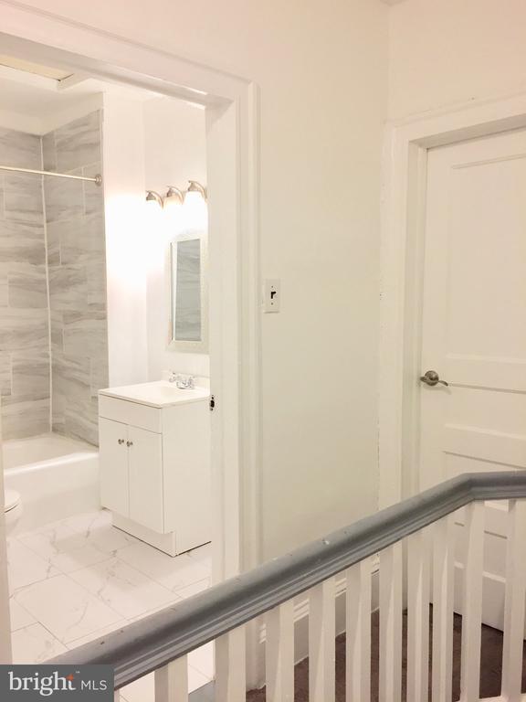 Building Photo - 125 N Ruby St