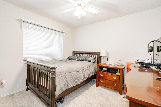 Bed 2 - 305 Westwood Dr