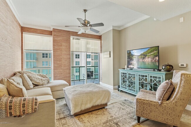 Primary Photo - 1431 Riverplace Blvd