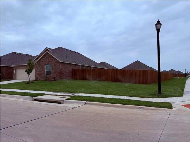 Building Photo - 500 Ml Trce Wy
