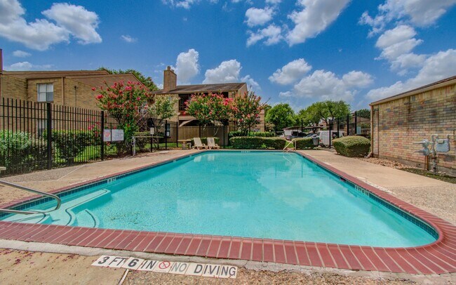 Building Photo - 10555 Turtlewood Ct