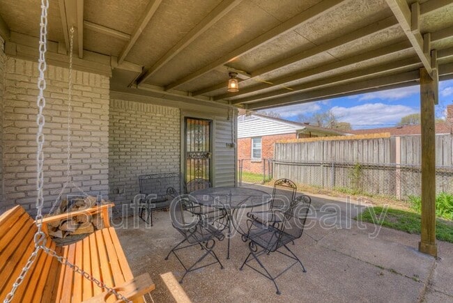 Building Photo - 1636 Whitewater Rd