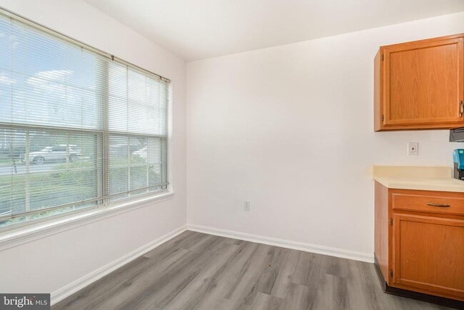Building Photo - 6212 Spring Knoll Dr