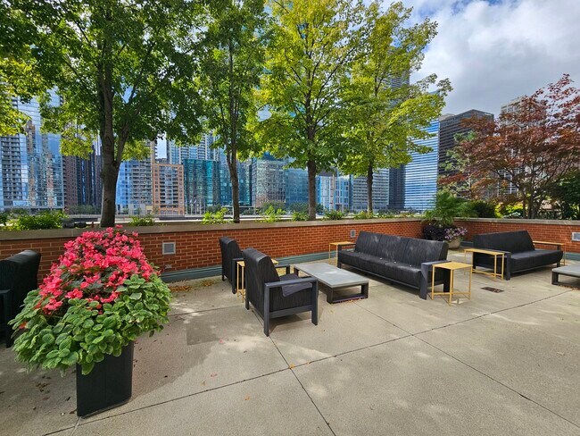 Building Photo - 415 E North Water St