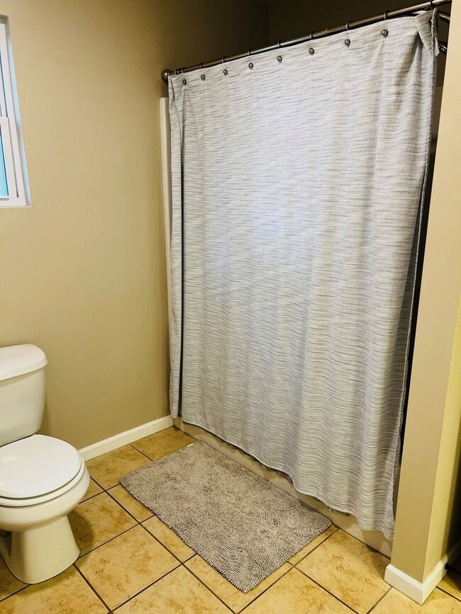 Building Photo - Charming 3-Bedroom Home with Modern Amenities and Elegant Finishes