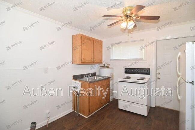 Building Photo - 2165 1/2 Telfair Street