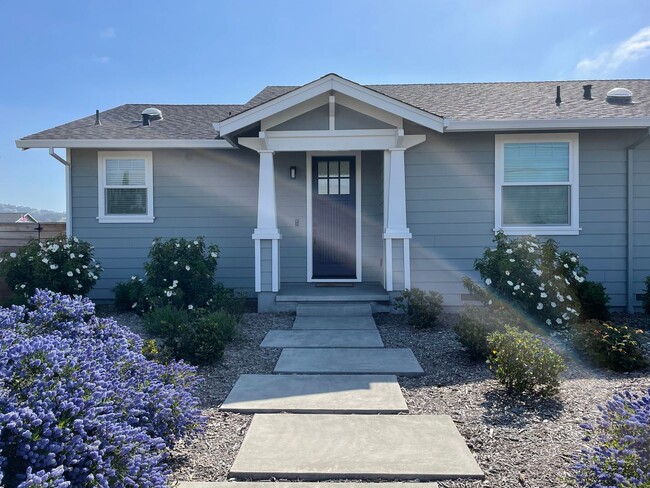 Building Photo - 3 bedroom 2 bath New Construction Coffey Park!!