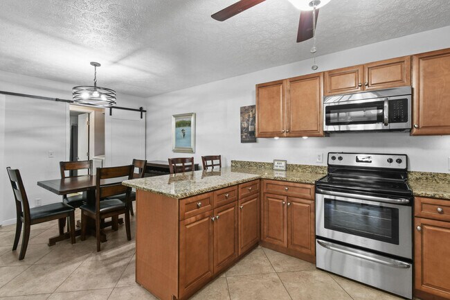 Building Photo - 7361 SE Jamestown Terrace