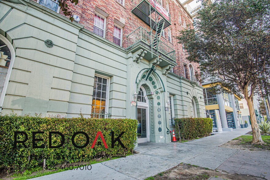 Building Photo - 610 S Kenmore Ave