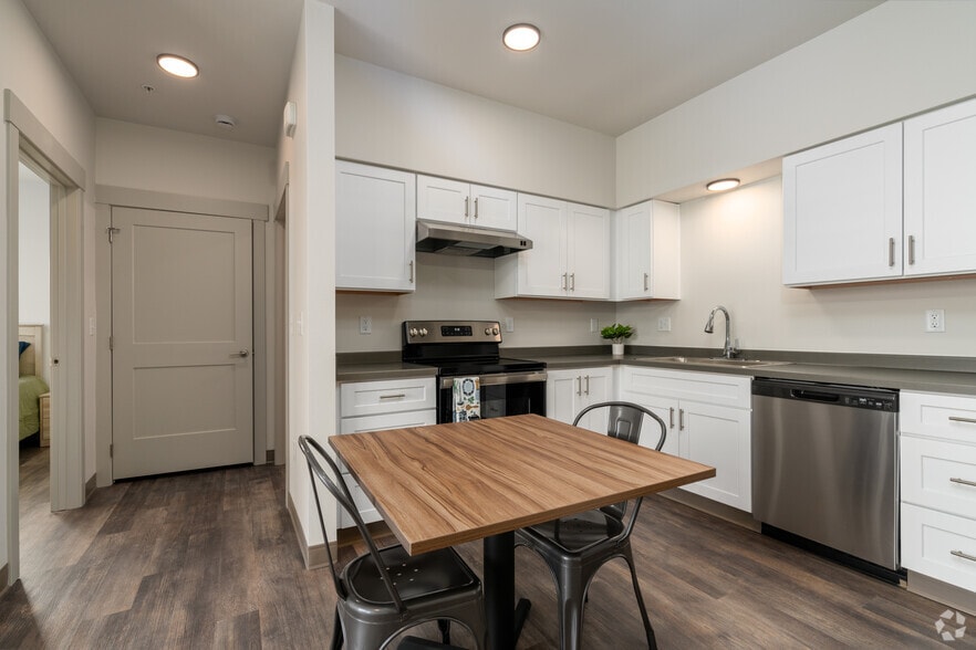 1BR, 1BA - 586SF - The Schralpenhaus