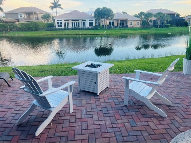 Building Photo - 12200 NW 77th Manor