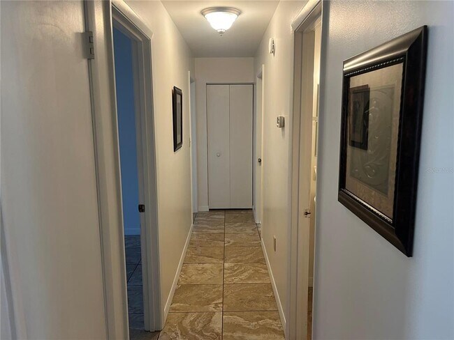 Building Photo - 2330 NE 41st St