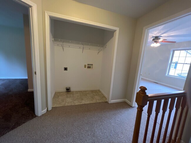 Building Photo - 2 Bedroom townhouse with garage near Med C...