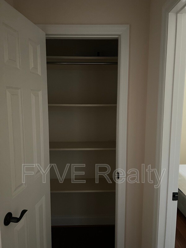 Building Photo - 7914 Gleason Dr