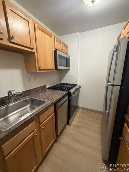 Building Photo - 205 Walden St