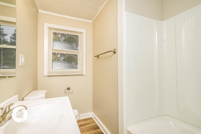 Building Photo - 639 S Harriet St