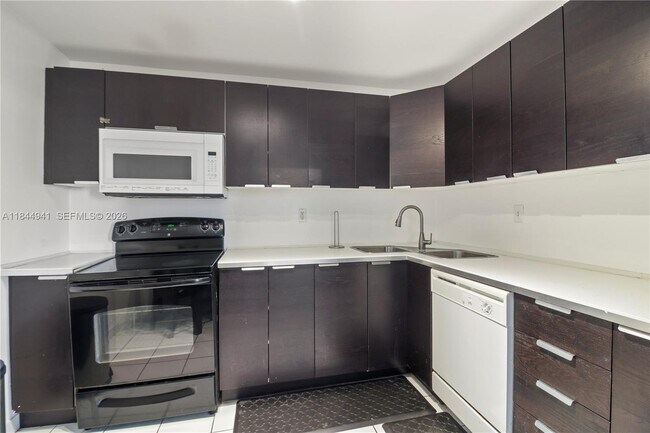 Building Photo - 2750 NE 183rd St