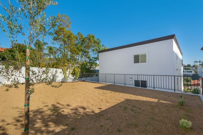 Building Photo - 312 Cazador Ln