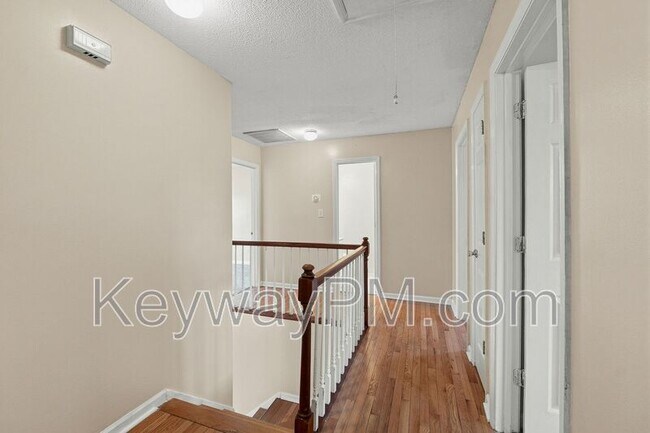 Building Photo - 1063 Waltons Pass