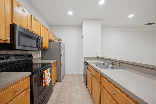 Building Photo - 4207 S Dale Mabry Hwy