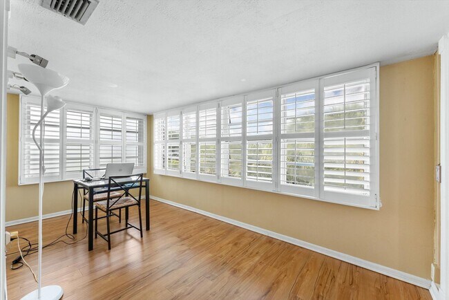 Building Photo - 8000 Lagos De Campo Blvd