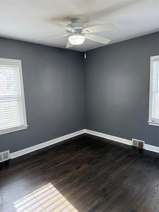 Building Photo - 2729 Kipling Ave