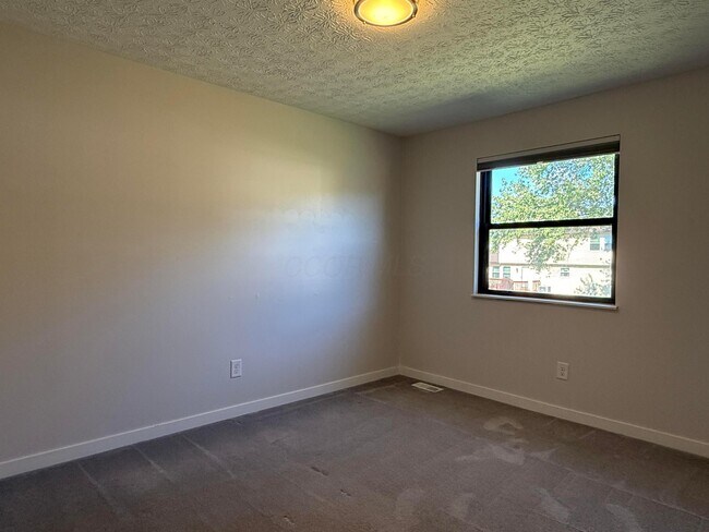 Building Photo - 6378 Cherroy Dr