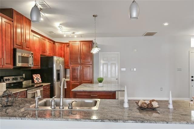 Building Photo - 1057 Marina Dr